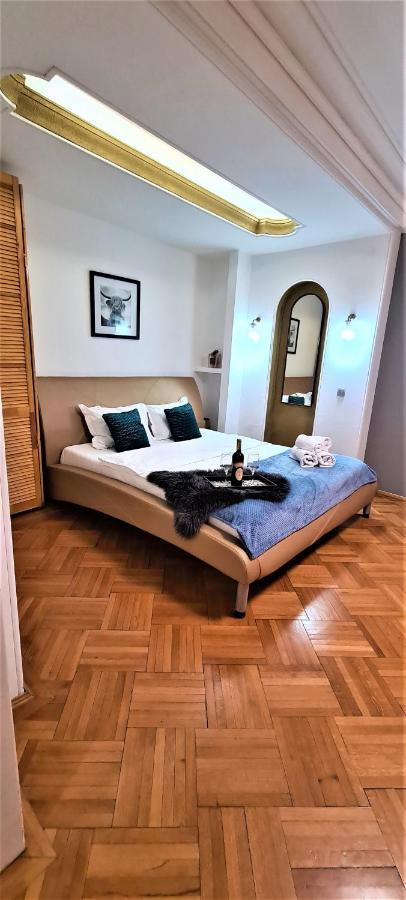 Central Arghezi Art Deco Apartment Piata Universitatii Bucureşti Eksteriør bilde