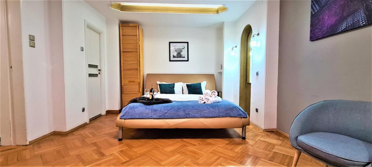 Central Arghezi Art Deco Apartment Piata Universitatii Bucureşti Eksteriør bilde