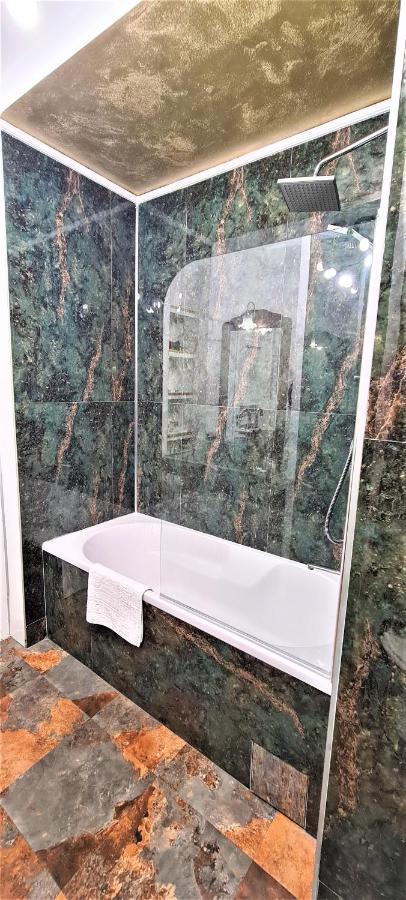 Central Arghezi Art Deco Apartment Piata Universitatii Bucureşti Eksteriør bilde