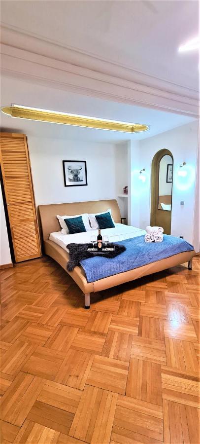 Central Arghezi Art Deco Apartment Piata Universitatii Bucureşti Eksteriør bilde